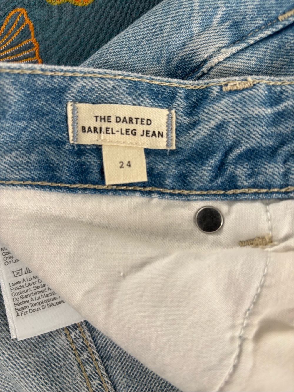 Madewell The Darted Barrel-Leg Jean in Light Blue - Picture 7 of 11